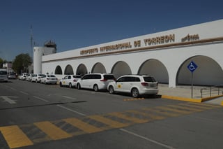 Vigilancia. Profeco mantiene sus módulos de atención al interior del Aeropuerto de Torreón. (EL SIGLO DE TORREÓN)