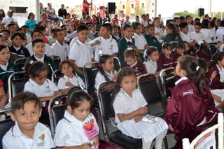 A clases. En Lerdo serán más de 30 mil niños y jovencitos los que retomarán actividades en poco más de 200 escuelas. (ARCHIVO)  