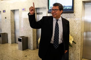 El delegado de Cuauhtémoc, Ricardo Monreal Ávila, señaló que con la cabeza fría tomará decisiones, luego de los resultados de la encuesta de Morena para elegir candidato a la jefatura de la CDMX. (EL UNIVERSAL)