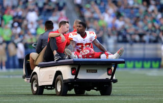 Spencer Ware se lesionó en el juego del viernes contra los Seahawks de Seattle. (AP)