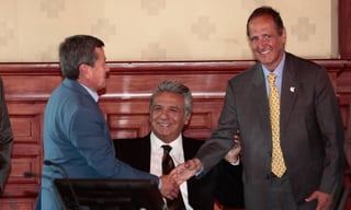 Encuentro. El presidente de Ecuador, Lenín Moreno, dio su total apoyo a las negociaciones de paz que celebran en Quito. (EFE)