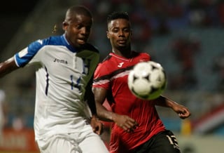 La selección de Honduras le ganó por 1-2 a su similar de Trinidad y Tobago con lo que se metió a la zona de repesca para el Mundial de Rusia 2018.