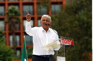 Propone. López Obrador  presentó y firmó el acuerdo. (AGENCIA REFORMA)