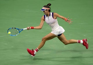 Garbiñe Muguruza tuvo muchos errores ante Petra Kvitova y cayó 6-7, 3-6 en los octavos de final del Abierto de los Estados Unidos. (EFE)