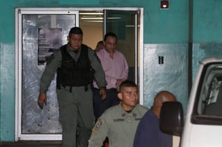 Otro funcionario de la administración del exgobernador Roberto Borge Ángulo (rosa), fue detenido este domingo en Mérida, Yucatán y traslado a Chetumal para que responda por la acusación de desempeño irregular de la función pública. (ARCHIVO)