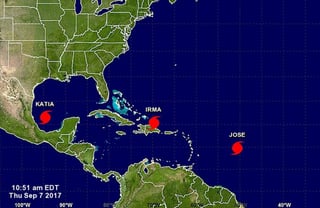 El Atlántico ha entrado en ebullición con tres huracanes simultáneos, uno de los cuales, Irma, de categorías 5, es ya el mayor formado en la cuenca atlántica. (EFE)