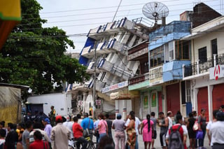 En el país centroamericano el terremoto registró una magnitud de 7,1 y duró 1.33 minutos, con un balance oficial de 4 heridos, más de 3.500 damnificados, 80 casas dañadas -61 de gravedad- y un puente afectado. (EFE)
