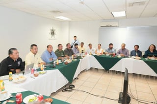El gobernador Rubén Moreira estuvo presente en la reunión de evaluación de seguridad de este domingo. (EL SIGLO DE TORREÓN) 
