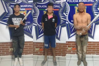 Banda. Despojan a motociclista de unidad y son detenidos minutos después por la Policía Rural de Gómez Palacio. (EL SIGLO DE TORREÓN)