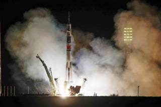 Viaje. La Soyuz despegó con ayuda de un cohete portador Soyuz FG de tres fases. (AP)