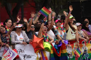La presidenta del Conapred exhortó a empresarios a desmantelar barreras excluyentes e impulsar la plena incorporación de la comunidad LGBTI en la economía. (ARCHIVO)