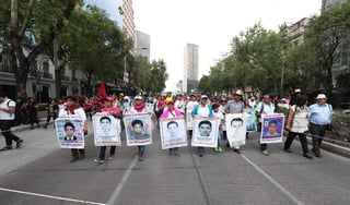 Un reportaje de La Raza, el diario en español más leído de Chicago, revela que los pobladores no perdonan a López Obrador. (ARCHIVO)