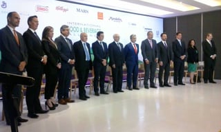 Acuerdo. Empresas firmaron Compromisos con la Salud de los Mexicanos, en los que definen políticas de apoyo social. (TWITTER)