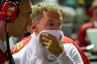 Sebastian Vettel ha caído detrás de Lewis Hamilton a un nivel que representa el doble de la ventaja que él solía tener sobre el británico. (Archivo)