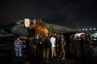 Cuerpo de brigadistas de la Armada de Israel arriban a México. (EFE)