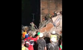 El video que ya ha sido compartido en innumerables ocasiones tuvo como sede sobre las ruinas de un edificio en Ámsterdam y Laredo, en la Ciudad de México. (ESPECIAL)