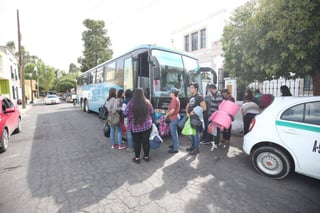 Ayuda. Un grupo de 40 personas partió ayer rumbo al estado de Morelos para ayudar a los damnificados por el sismo.