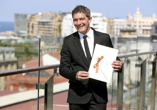 El actor recibió en el Festival de San Sebastián el Premio Nacional de Cinematografía en reconocimiento a su carrera como actor, director y producto. (EFE)