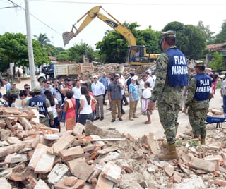 El funcionario especificó que en el rubro de vivienda se requieren 3 mil millones de pesos, pues en la entidad más de 50 mil casas resultaron dañadas, de las cuales colapsaron alrededor de 12 mil. (ARCHIVO)