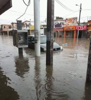 Las lluvias registradas desde el domingo a la fecha, han generado encharcamientos y daños en hogares de muncipios de Nava, Rosita y Múzquiz. 