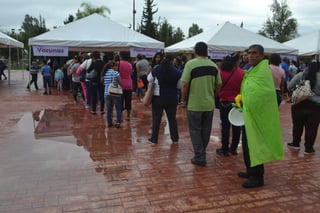 Se realizó la Feria de la Salud 2017 en el Bosque Urbano de Torreón, dirigida para beneficiarios del Programa de Inclusión Social Prospera. (ANGÉLICA SANDOVAL)