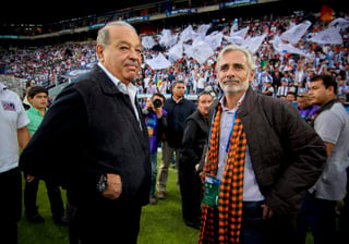 América Móvil, controlada por la familia de Carlos Slim Helú, anunció que junto con Telemundo se presentó para transmitir los partidos de la Selección .