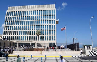 Un funcionario del Departamento de Estado aclaró que la decisión no implica ni el rompimiento de relaciones diplomáticas con Cuba, ni un cierre de su embajada en la isla. (AP)