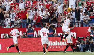 Sevilla derrotó 2-0 al Málaga y ya es segundo lugar en la Liga de España. (EFE)