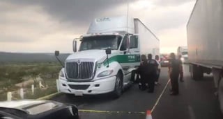 Captura. La mujer fue detenida cuando viajaba con un trailero en la autopista Torreón-Saltillo. (EL SIGLO DE TORREÓN)
