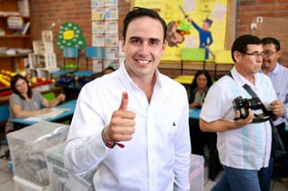 Manolo Jiménez gasto 5.4 millones de pesos, cuando el tope de campaña era de 5.08 millones de pesos. Es decir sobrepasó el monto en un 8.9 %. 