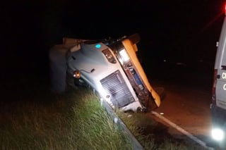 Accidente. Los hechos se registraron cerca de las 23:00 del viernes en la carretera Durango-Gómez Palacio.