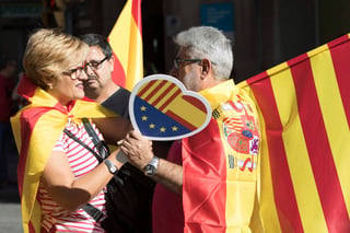 el presidente de la Generalidad de Cataluña, Carles Puigdemont, planea comparecer hoy ante el Parlamento para anunciar si proclama o no la independencia. (ARCHIVO)