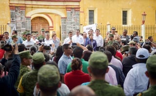 Peña Nieto llamó a su gabinete y a los gobiernos de las entidades afectadas 'a actuar con gran eficiencia con la optimización de los recursos'. (TWITTER)
