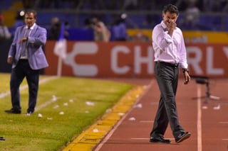 El técnico de México Juan Carlos Osorio reacciona durante el partido de las eliminatorias para
el Mundial de Rusia 2018, entre las selecciones de Honduras y México, en el Estadio Olímpico
de san Pedro Sula. (EFE)
