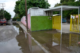 Inundadas. Suspenden clases en algunas escuelas de Gómez Palacio y Lerdo, ante las afectaciones por la lluvia. (EL SIGLO DE TORREÓN) 