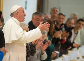 El papa celebra comúnmente reuniones con gente menos favorecida. (INTERNET)