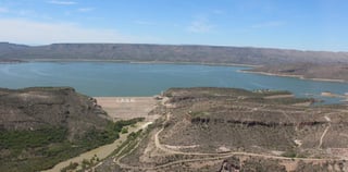 Al respecto, la Conagua informa que la presa Lázaro Cárdenas actualmente cuenta con un nivel de almacenamiento de 2 mil 893.91 millones de metros cúbicos (Mm3), lo que representa 107.61 por ciento de su Nivel de Aguas Máximas Ordinario (NAMO) original.  (ARCHIVO)