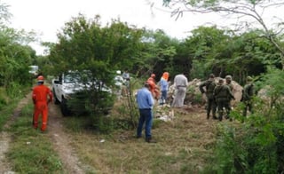 Once militares pertenecientes al 11/o. Batallón de Infantería y tres agentes de la gerencia de servicios de seguridad de Pemex fueron los que hallaron esa toma ilegal, a la altura del kilómetro 7+336 de la vía antes mencionada. (ARCHIVO)