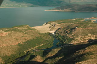 Almacenamiento. la presa Lázaro Cárdenas cuenta con un nivel de almacenamiento de 2 mil 893.91 millones de metros cúbicos, que representa un 97.81 de su NAMO. (ARCHIVO)