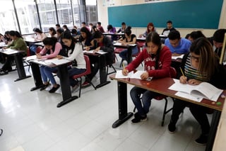 El reto. En México hacen falta muchos docentes certificados en el idioma inglés. (EL UNIVERSAL)