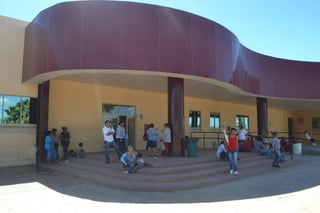 Quejas. Los mismos usuarios del Hospital General de Torreón, han manifestado su molestia tras el desabasto de medicamentos. (ANGÉLICA SANDOVAL)