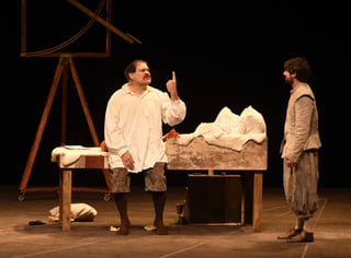 Montaje.  Los actores Joaquín Cosío y José María de Tavira presentaron ayer la obra La desobediencia de Marte.
