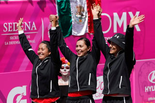 Aída Román, Mariana Avitia y Alejandra Valencia cayeron 6-2 ante el representativo de Corea en el Zócalo capitalino. (EFE) 