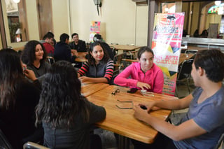 Propuestas. Estudiantes de ITESM, UA de C y UAAAN buscan darle una sombra funcional al Paseo Morelos de Torreón. (ROBERTO ITURRIAGA) 