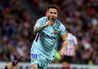 El delantero argentino del FC Barcelona, Leo Messi, celebra el primer gol del equipo blaugrana durante el encuentro frente al Athletic. (EFE)