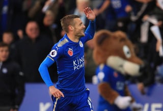 Jamie Vardy celebra su anotación con el Leicester City. 