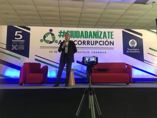 “Estamos tratando de legarle a la siguiente generación una democracia más plena y la corrupción y excesos de gastos de campaña, están lastimando a la democracia”, dijo Claudio González. (ESPECIAL)