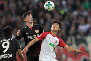 Este fin de semana , se le negó al Augsburgo un penalti por mano dentro del área, pese a que la jugada fue revisada por el VAR.