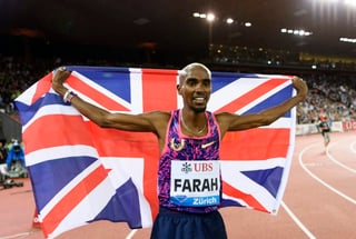 Mo Farah ganó el título en los 10 mil metros y medalla de plata en los 5 mil metros en el campeonato mundial en Londres. (Archivo)