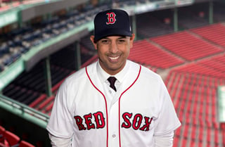 Alex Cora ha comenzado a armar su grupo de colaboradores en Boston Red Sox. (ESPECIAL)